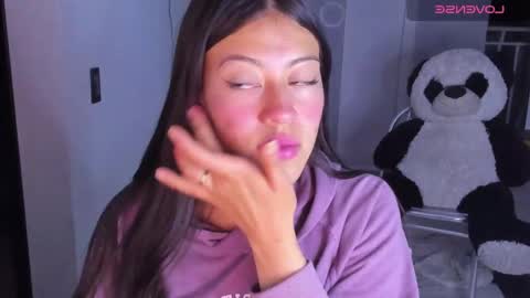 missloren333 online show from October 3, 2025, 7:38 am