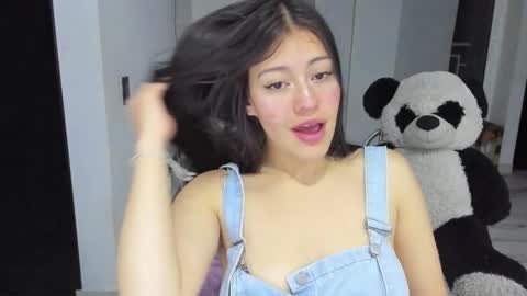 missloren333 online show from November 6, 2025, 8:37 am