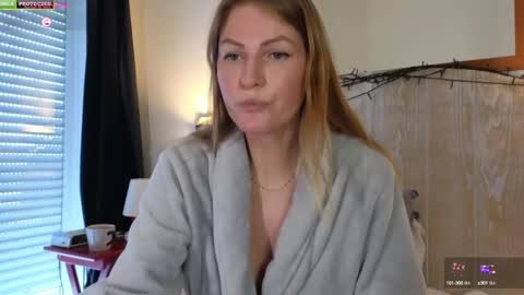 Snapshot of misslucci chatting on December 3, 2024, 9:44 am Misslucci online show from December 3, 2024, 9:44 am