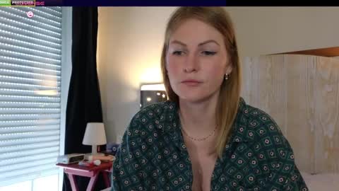 Snapshot of misslucci chatting on February 10, 2025, 9:25 am Misslucci online show from February 10, 2025, 9:25 am