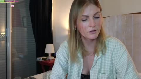 Snapshot of misslucci chatting on February 23, 2025, 6:34 pm Misslucci online show from February 23, 2025, 6:34 pm