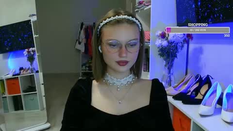 OneGoddess online show from November 3, 2025, 5:58 pm