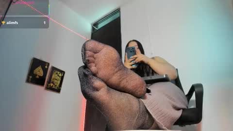 Snapshot of missmartinafeet chatting on October 21, 2025, 3:35 pm Martina online show from October 21, 2025, 3:35 pm