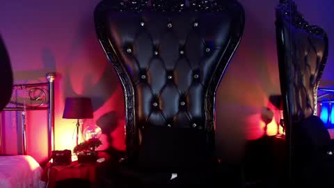 missmelania online show from May 21, 2026, 8:05 pm
