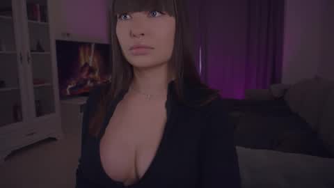 LUXXANDRA online show from February 10, 2026, 6:17 am