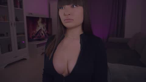 LUXXANDRA online show from February 25, 2026, 6:45 am