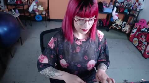 Miss Mia online show from March 23, 2026, 12:42 pm