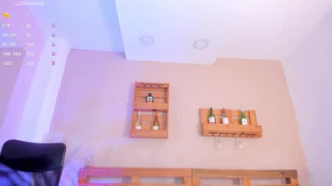 Mia  online show from October 22, 2025, 11:43 am