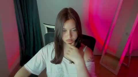 Snapshot of missmiamiss chatting on June 24, 2026, 3:00 pm Mia online show from June 24, 2026, 3:00 pm