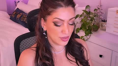 Mina online show from March 19, 2026, 4:05 am