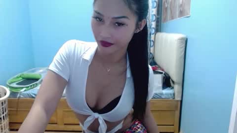 missminervaa online show from April 5, 2026, 5:32 pm