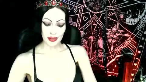 Snapshot of missmoondoll chatting on May 20, 2026, 4:51 am MissMoonDoll online show from May 20, 2026, 4:51 am