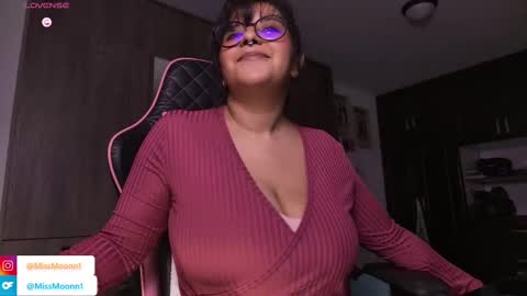 Snapshot of missmoonn chatting on September 11, 2025, 2:00 am MissMoon online show from September 11, 2025, 2:00 am