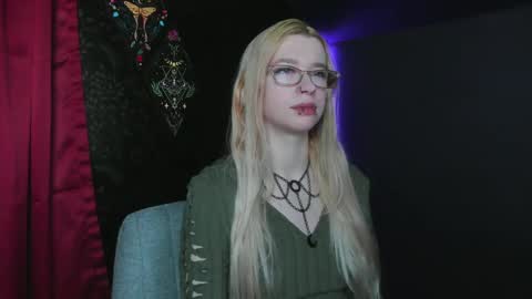 Snapshot of missnikkivill chatting on February 11, 2025, 8:20 pm Mistress Nikki Vill online show from February 11, 2025, 8:20 pm