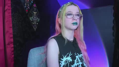 Snapshot of missnikkivill chatting on March 4, 2025, 2:17 am Mistress Nikki Vill online show from March 4, 2025, 2:17 am