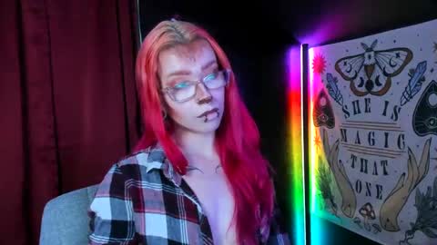 Snapshot of missnikkivill chatting on October 7, 2025, 3:14 am Mistress Nikki Vill online show from October 7, 2025, 3:14 am