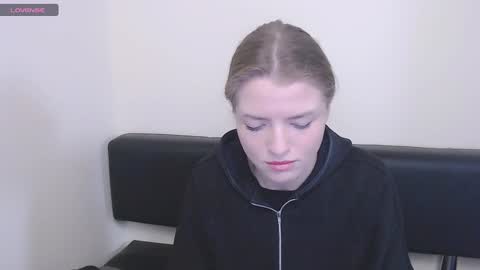 Olivia online show from December 9, 2024, 11:36 am