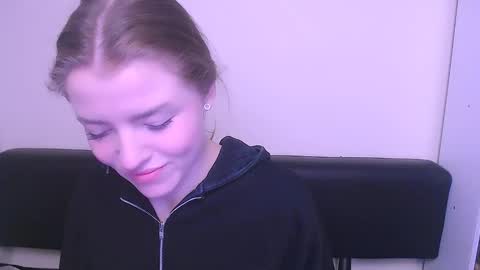 Olivia online show from February 3, 2025, 7:51 am