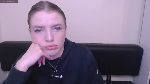 Olivia online show from March 7, 2025, 1:51 pm