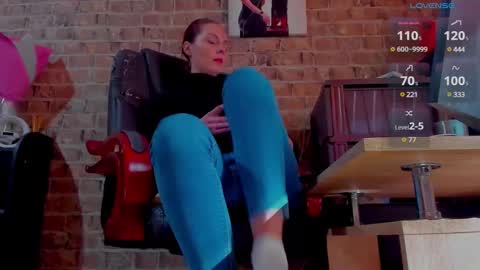 Miss Venus online show from March 5, 2025, 10:22 am