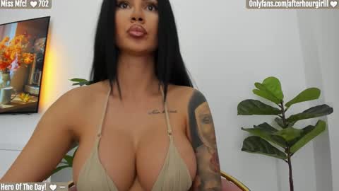 Snapshot of misspinkroom chatting on October 23, 2025, 7:45 pm Renata online show from October 23, 2025, 7:45 pm