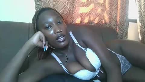 pretty gal online show from February 8, 2026, 12:19 pm