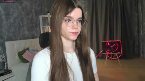 Snapshot of misss_evelyne chatting on December 16, 2025, 1:43 am misss_evelyne online show from December 16, 2025, 1:43 am