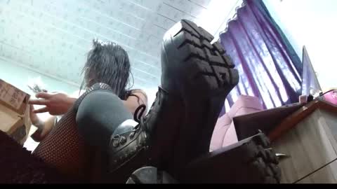 Snapshot of misssam28 chatting on October 7, 2025, 4:04 pm TELL ME MISS online show from October 7, 2025, 4:04 pm