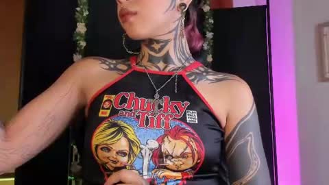 Snapshot of misstomie_ chatting on July 26, 2026, 12:30 am Tomiehelp me get to 100 thumbs up online show from July 26, 2026, 12:30 am