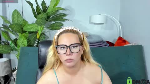 Snapshot of misstressheavenly chatting on February 27, 2025, 5:13 am Amanda . online show from February 27, 2025, 5:13 am