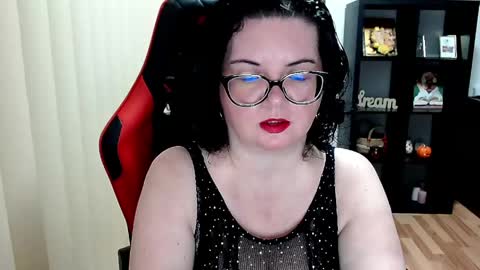 Snapshot of misstruble chatting on April 2, 2026, 11:08 am MissTruble online show from April 2, 2026, 11:08 am