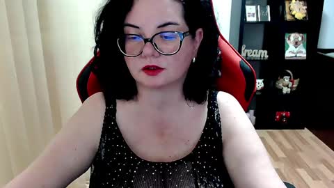 Snapshot of misstruble chatting on May 15, 2026, 10:33 am MissTruble online show from May 15, 2026, 10:33 am