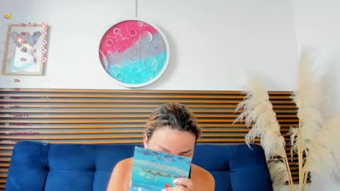 missvalery1 online show from January 13, 2025, 8:26 pm