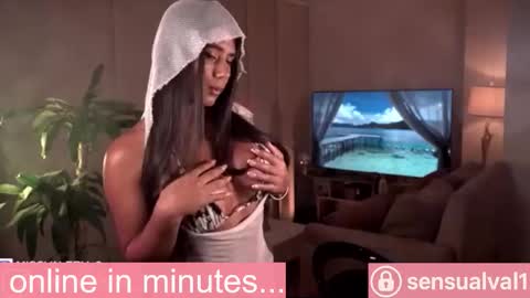 Snapshot of missvalery_1 chatting on November 11, 2025, 8:09 pm OF online show from November 11, 2025, 8:09 pm