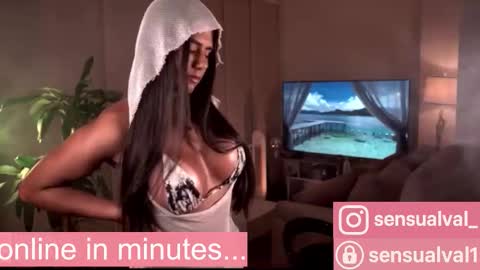 Snapshot of missvalery_1 chatting on November 25, 2025, 6:52 pm OF online show from November 25, 2025, 6:52 pm