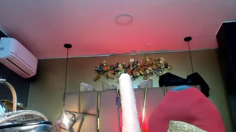 Victoria  online show from April 12, 2026, 12:04 am