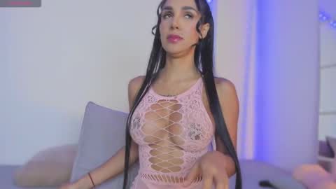 Violetta online show from October 22, 2025, 1:00 pm