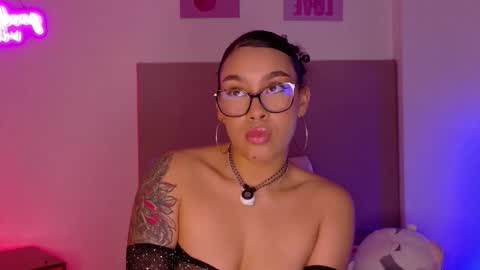 Missy Gainer online show from November 4, 2025, 11:59 pm