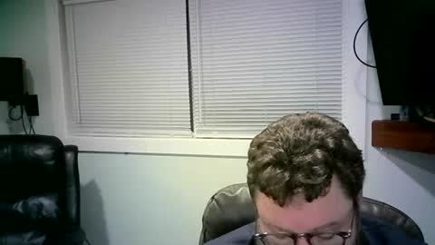 Snapshot of mister_happy567 chatting on February 16, 2025, 6:43 am Mr. Happy online show from February 16, 2025, 6:43 am