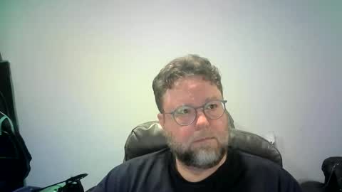 Snapshot of mister_happy567 chatting on October 30, 2025, 5:20 am Mr. Happy online show from October 30, 2025, 5:20 am