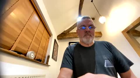 Snapshot of misterblivs chatting on December 17, 2024, 9:07 am Misterblivs online show from December 17, 2024, 9:07 am