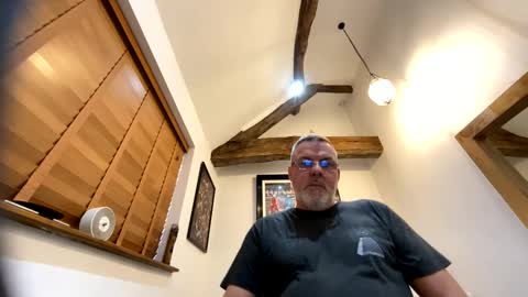 Snapshot of misterblivs chatting on December 19, 2024, 8:34 am Misterblivs online show from December 19, 2024, 8:34 am