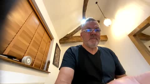 Snapshot of misterblivs chatting on December 28, 2024, 7:44 am Misterblivs online show from December 28, 2024, 7:44 am