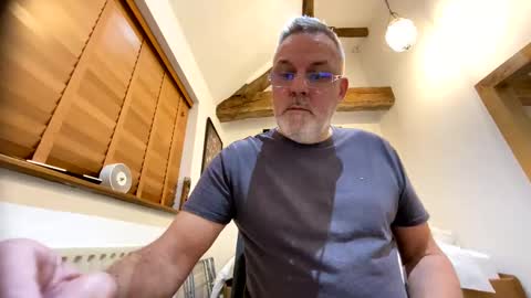 Snapshot of misterblivs chatting on January 7, 2025, 7:52 am Misterblivs online show from January 7, 2025, 7:52 am