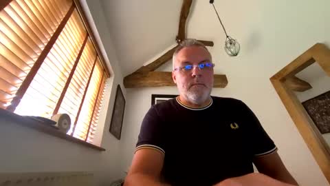 Snapshot of misterblivs chatting on October 2, 2025, 12:45 pm Misterblivs online show from October 2, 2025, 12:45 pm