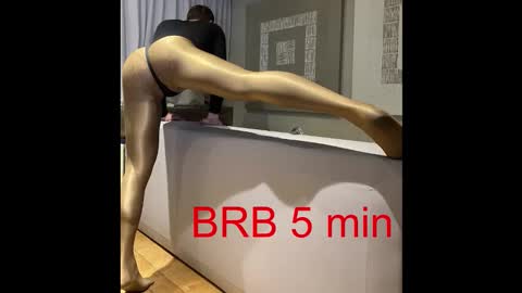 Snapshot of misterbobbyxx chatting on October 11, 2025, 4:22 am misterbobbyxx online show from October 11, 2025, 4:22 am