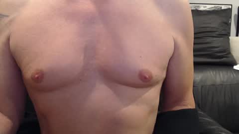 Snapshot of mistermasterss2 chatting on October 24, 2025, 11:28 am MisterMasterss2 online show from October 24, 2025, 11:28 am