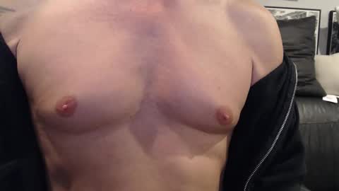 Snapshot of mistermasterss2 chatting on November 13, 2025, 12:15 pm MisterMasterss2 online show from November 13, 2025, 12:15 pm