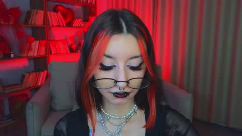 Snapshot of mistress__marcelline chatting on February 19, 2026, 10:11 am Marcelline online show from February 19, 2026, 10:11 am
