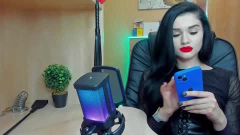 Snapshot of mistress_kristi chatting on February 4, 2025, 6:17 pm Mistress Kristi online show from February 4, 2025, 6:17 pm